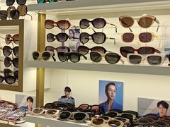 -新视达眼镜店·蔡司·依视路(名镜苑店)
