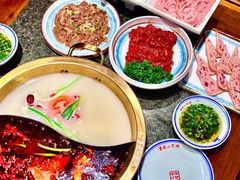 -小天鹅火锅·一线江景洪鼎旗舰店(洪崖洞店)