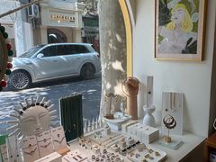 -LADY FAFA(巨鹿路陕西南路路口店)