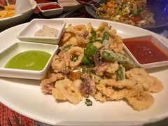 香酥鱿鱼圈配香草蛋黄酱-WOLFGANG PUCK KITCHEN & BAR(迪士尼小镇店)