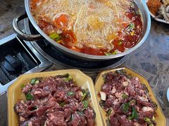 -黄利砖万峰林布依特色酸笋牛肉馆