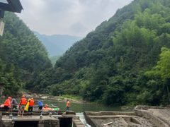 -安吉龙王山峡谷漂流