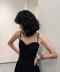 -变画·发型STUDIO