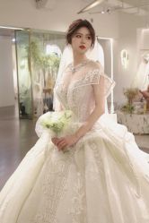 -艾米丽婚纱礼服