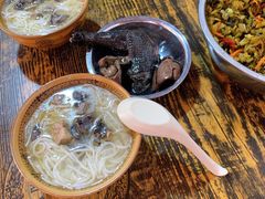 -正宗李家土鸡米线店