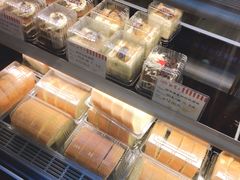 -红宝石·鲜奶小方·海派西点房(金杨店)