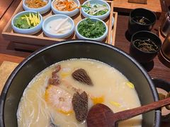 -银米·云南传统过桥米线(双廊黑金冠店)