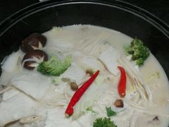 -煲宫猪肚鸡(昆山金鹰国际购物中心店)