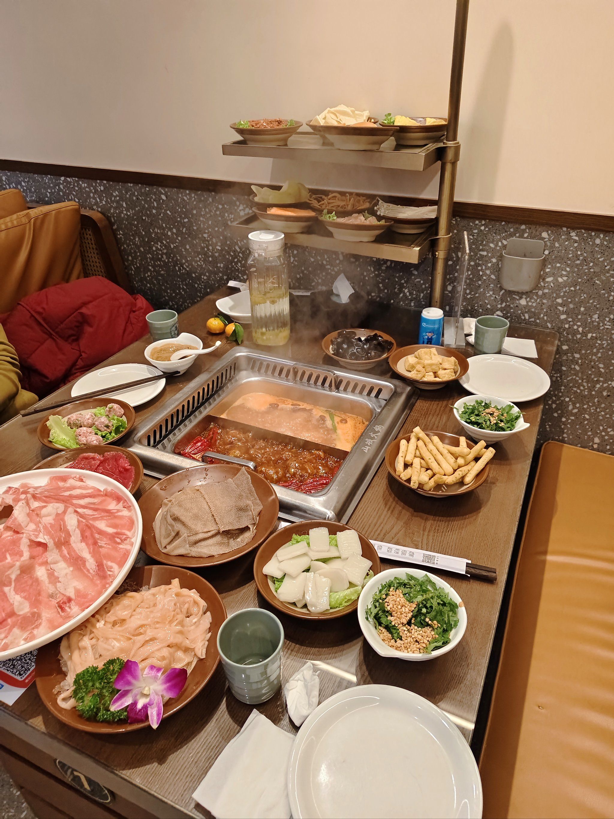 吃火锅啦,有谁不来?