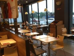 用餐区-肯德基(葛沽DT店)