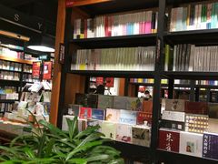 -西西弗书店&矢量咖啡(凯德晶萃广场店)