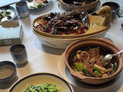 -八府香鸭·啫啫煲(华山路店)