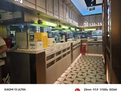 -洪氏嗨捞·广东猪肚鸡·椰子鸡火锅(西咸万象城店)