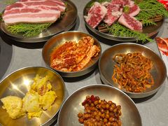 -草家酱蟹炭火烤肉店(珲春南路一店)