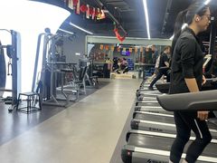 -超鹿运动(五四路恒力城店)