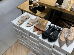 -BeLLE 百丽(上海月星环球港店)