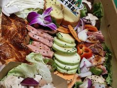 -山野的朋友露营炭火烤肉