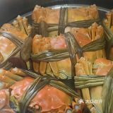 国庆期间除了吃还是吃大闸蟹吃起来给挑食的老二尝试了吃