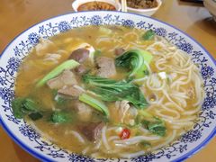 -邱芳粉店(迎宾大道旗舰店)