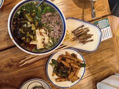 -云阿蛮云南生烫牛肉米线(奉贤路店)