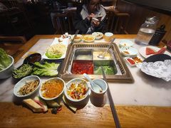 -巴渝瓦肆重庆鲜火锅(宝龙环湖店)