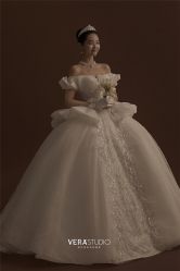 -至臻微拉婚纱摄影