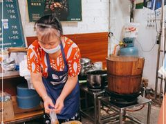 -梁阿婆廿年老牌扣肉糯米饭