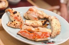 Charcoal-Grilled Crab Claws