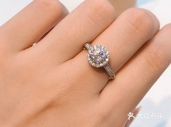 一辈子只有一个的婚戒就应该与众不同