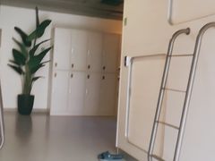 -栖游青年旅舍(华强北地铁站店)
