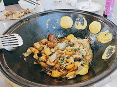 -粘豆包柴火铁锅炖