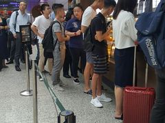 -星巴克(上海虹桥站2A检票口)