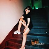 楼梯间拍照 | 复古工业风