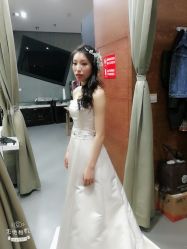 -现代经典婚纱摄影