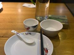 餐具摆设-杭百味·大众精选杭帮菜(西湖音乐喷泉店)