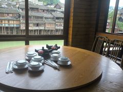 -临江餐馆二楼美食部落