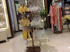 店内环境-Embry Form(上海久光中心店)