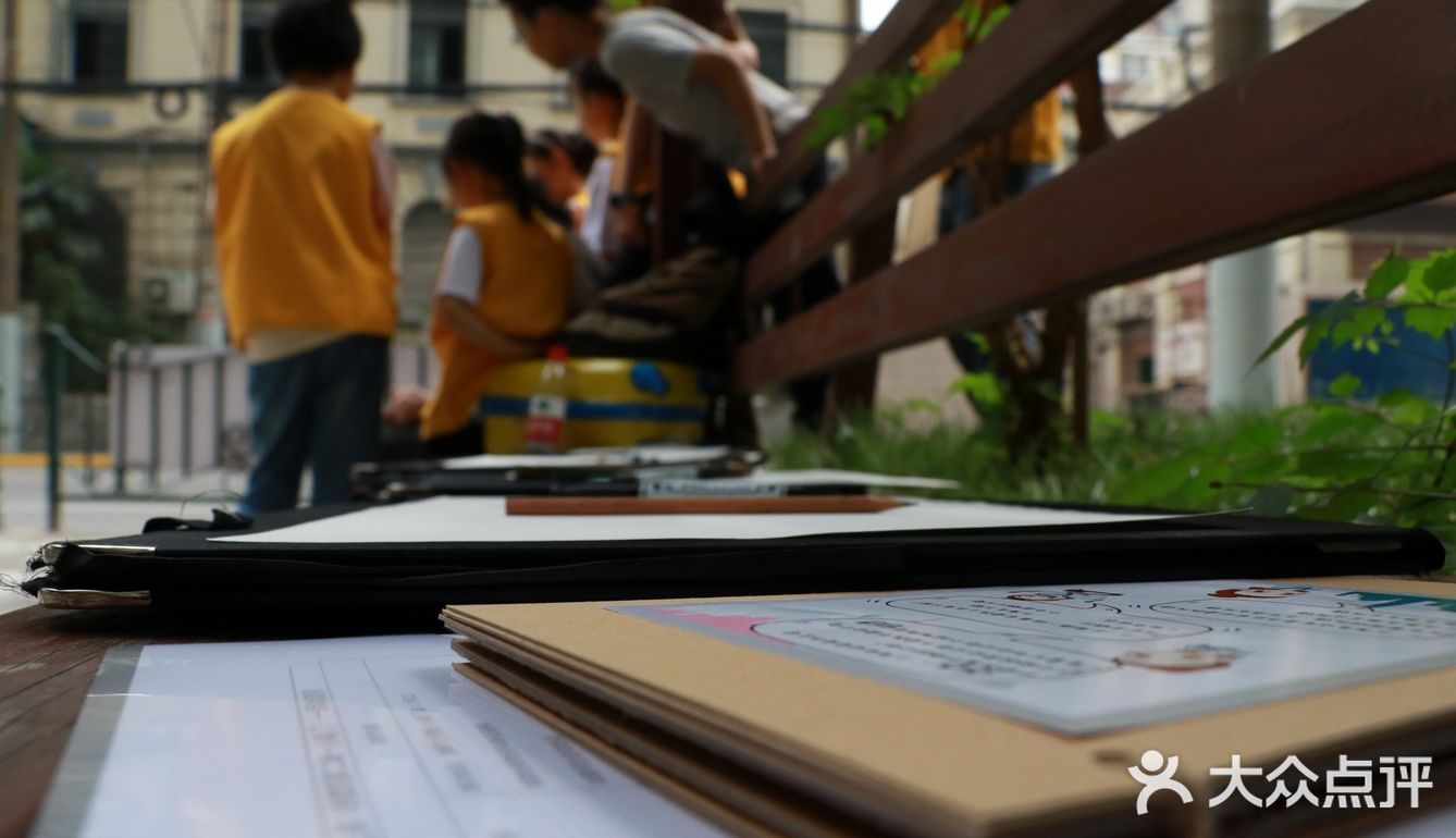 小小年纪画功高高 记录老上海历史