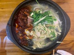 -丽虹云南过桥米线(兴工街店)