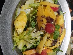 -曼听小寨海鲜烧烤·大连辣炒大王(盖州街店)