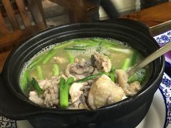 黑松露炖鸡-阿鹏故事云南野生菌火锅(人民路店)