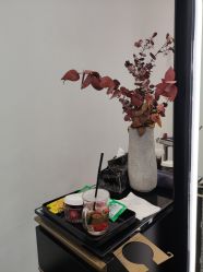 -SWANK SALON