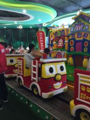 -维佳童话镇演出现场(徐东店)
