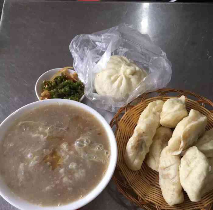 莒国八喜龙包-"八喜龙包位于建设路西段,郯中商场南门正对.