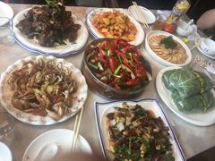 -小鱼儿海鲜港(新村十区店)