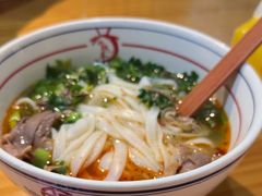 -小椒羊.羊肉粉 龙虾 羊肉串(新地旗舰店)