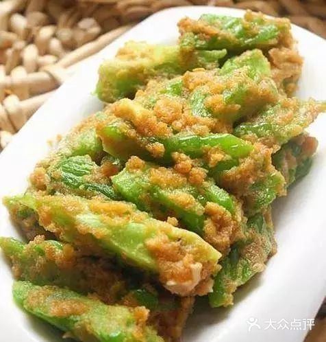 芹菜胡萝卜碎  用料  芹菜；胡萝卜；盐；生抽 