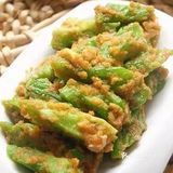 芹菜胡萝卜碎  用料  芹菜；胡萝卜；盐；生抽 
