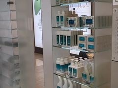 -福奈特洗衣·洗鞋·奢侈品护理(苏河湾店)