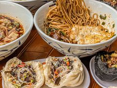 -李与白包子铺(桐梓林店)